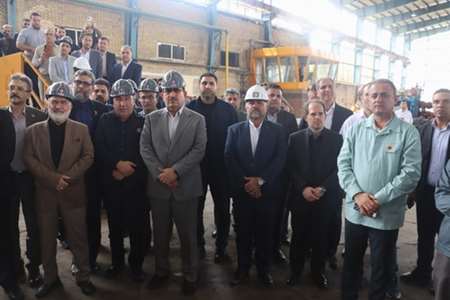 بازدید وزیر صمت و معاونان وی از واحدهای صنعتی و بررسی روند تولید در شهرک‌های صنعتی اهواز